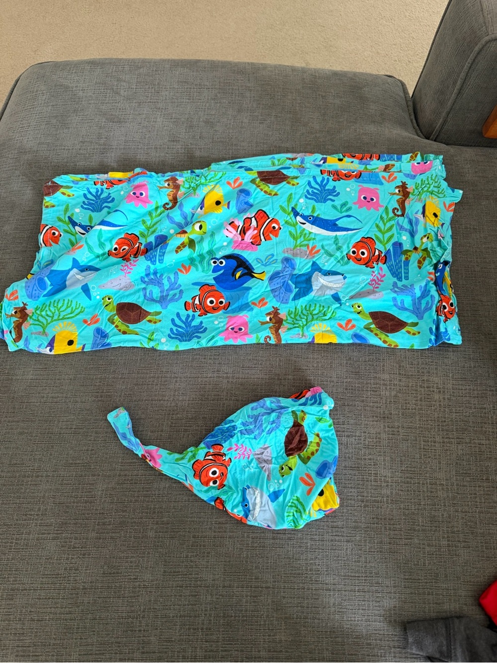 Disney Little Sleepies Finding Nemo Swaddle and Hat